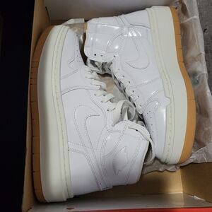Jordan 1s Elevate Sz 8.5 women's